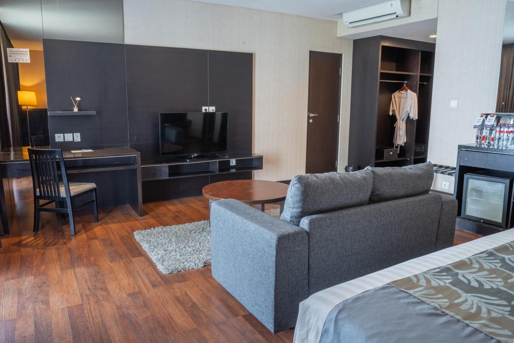 Estrella Hotel & Conference Лувук Екстер'єр фото