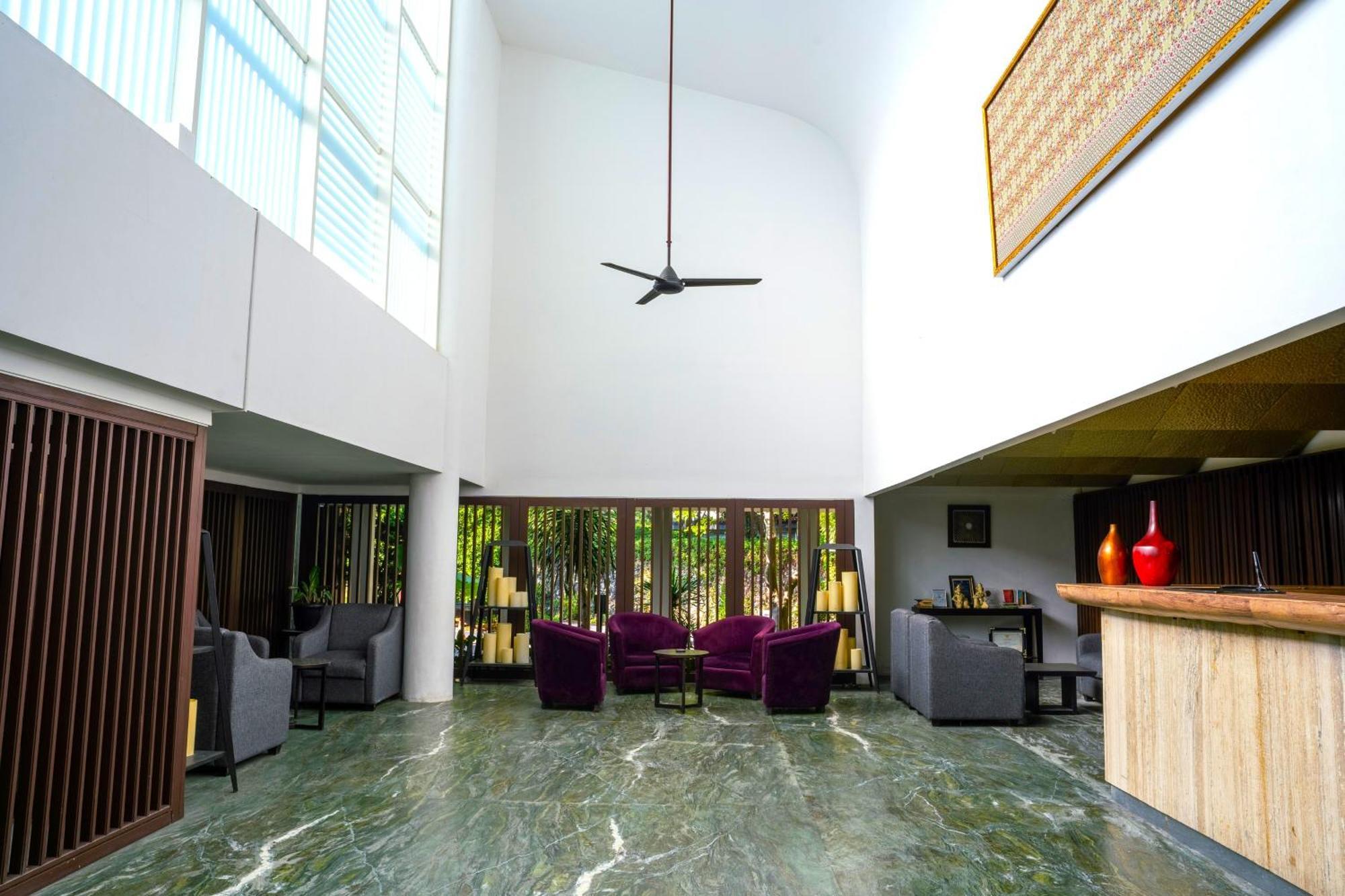Estrella Hotel & Conference Лувук Екстер'єр фото
