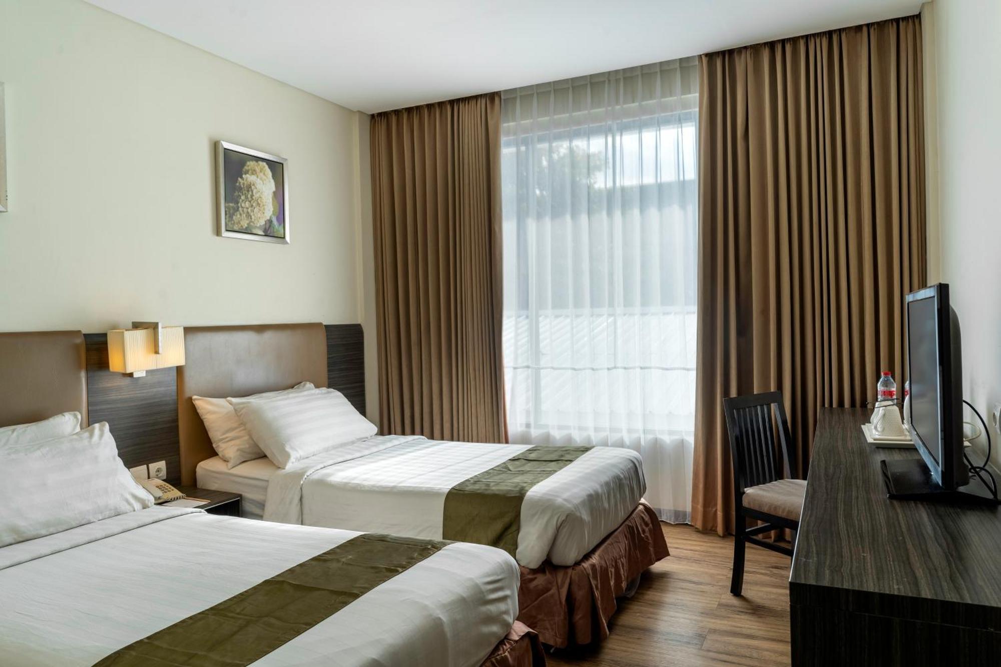 Estrella Hotel & Conference Лувук Екстер'єр фото