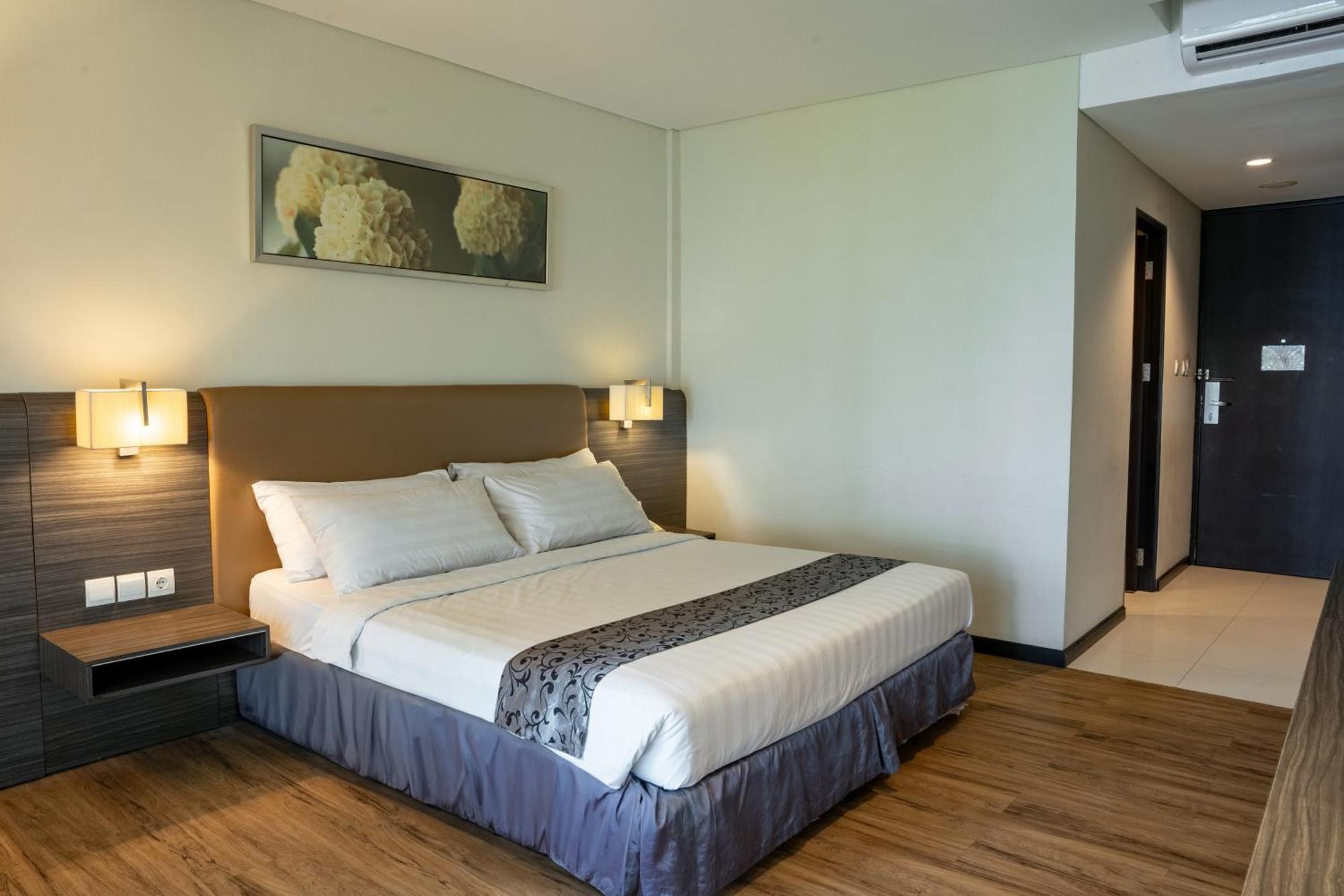 Estrella Hotel & Conference Лувук Екстер'єр фото