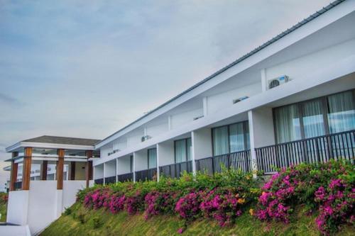 Estrella Hotel & Conference Лувук Екстер'єр фото