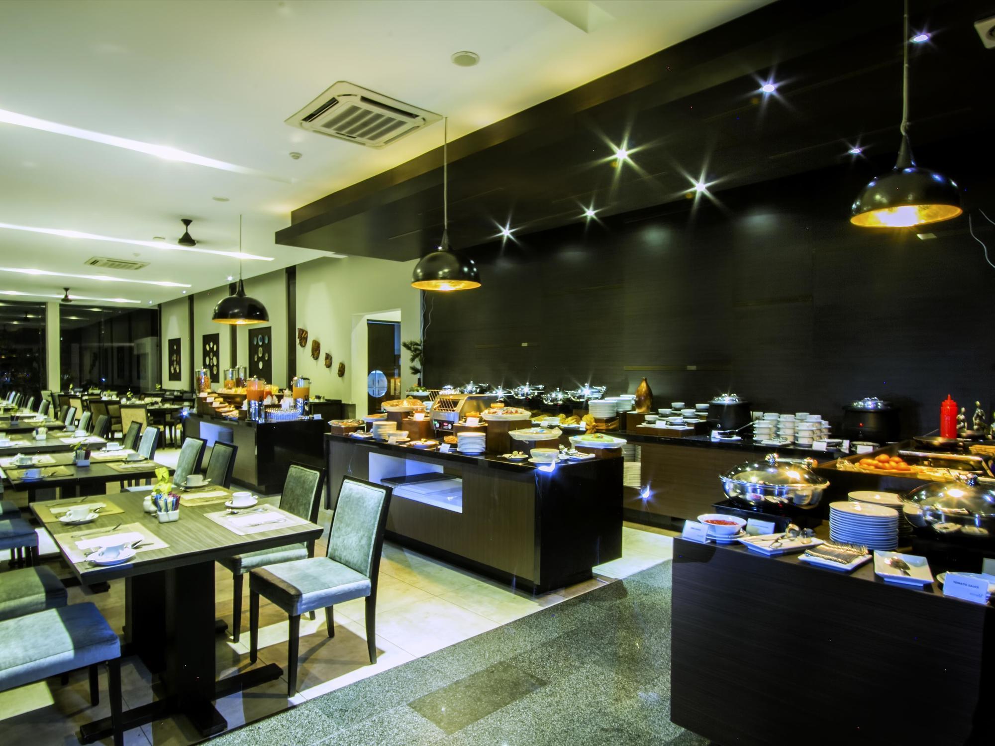 Estrella Hotel & Conference Лувук Екстер'єр фото