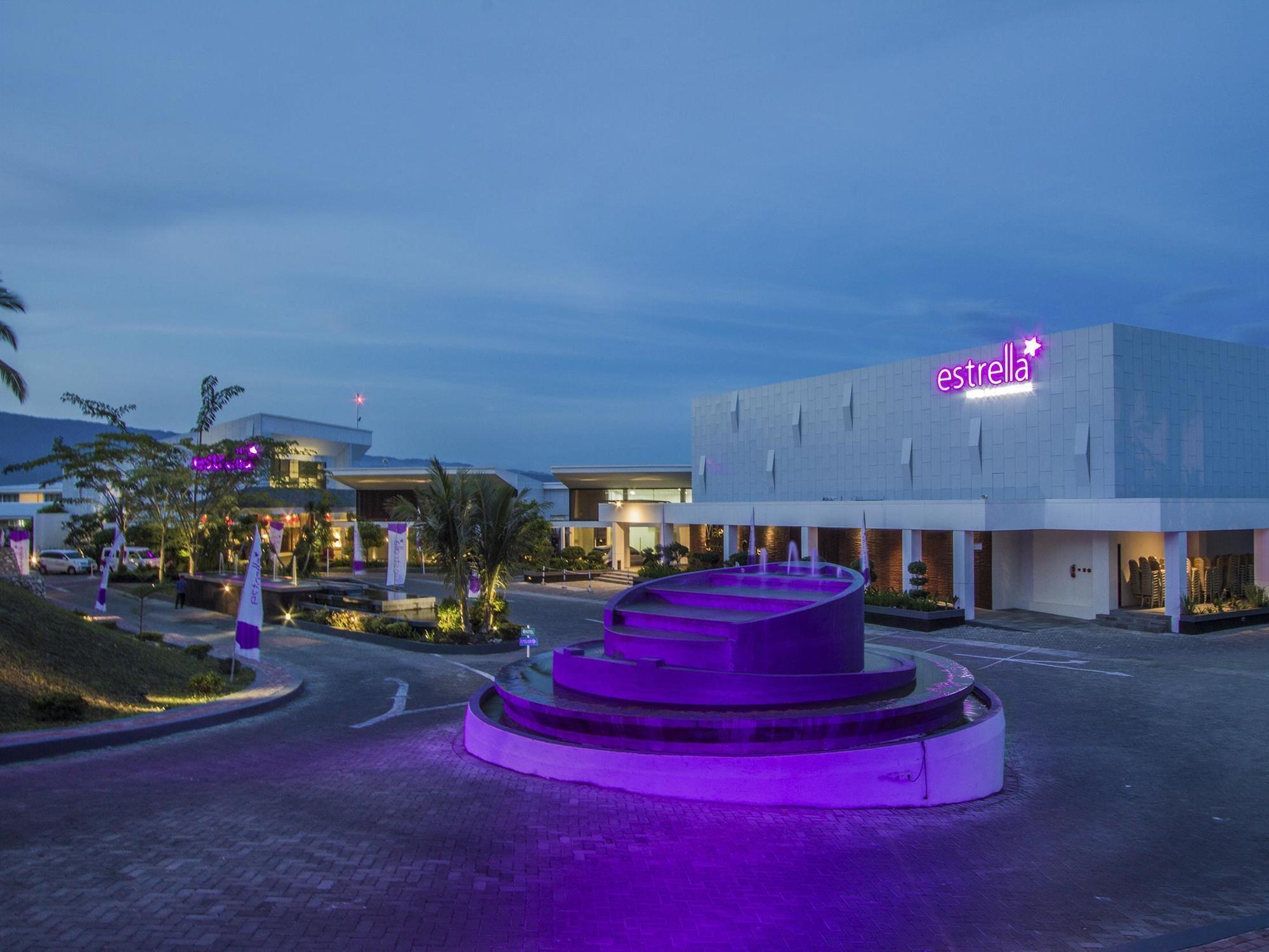 Estrella Hotel & Conference Лувук Екстер'єр фото